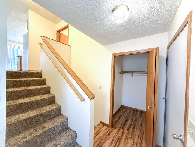 Photo - 2820 Edgewood Dr