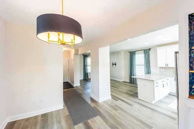 Photo - 582 Gilbert St