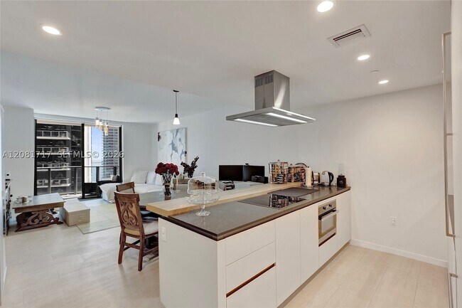 1000 Brickell Plaza Unit 3105