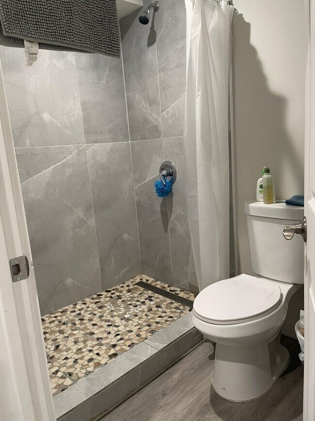 Photo - 2624 Regent St