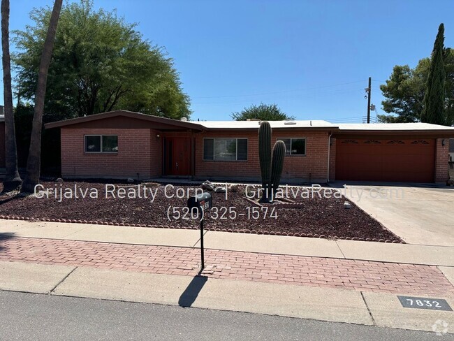 Building Photo - Remodeled 4 Bed, 2 Bath Eastside House wit...