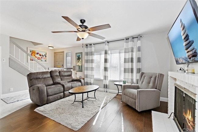 Photo - 1005 W Orangewood Ave Townhome