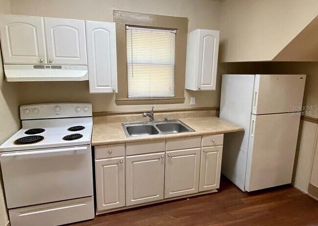 Photo - 110 W 13th St