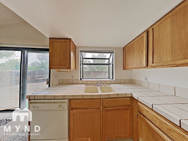 Photo - 5922 Shadow Park Dr