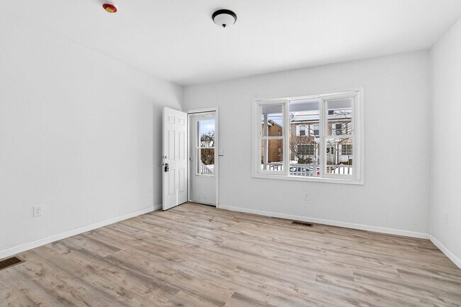 Photo - 398-400 N. Maple Ave Unidad 398