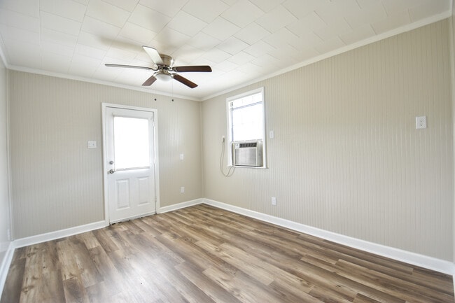 Photo - 824 West Dr