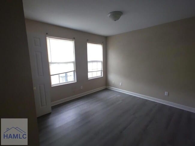 Photo - 114 Governors Blvd