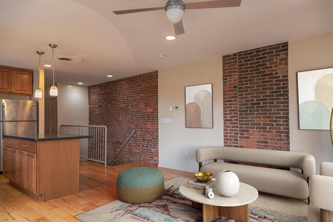 Building Photo - Live South Side Rental