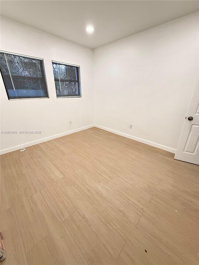 Photo - 125 SW 19th Ave Unidad 2
