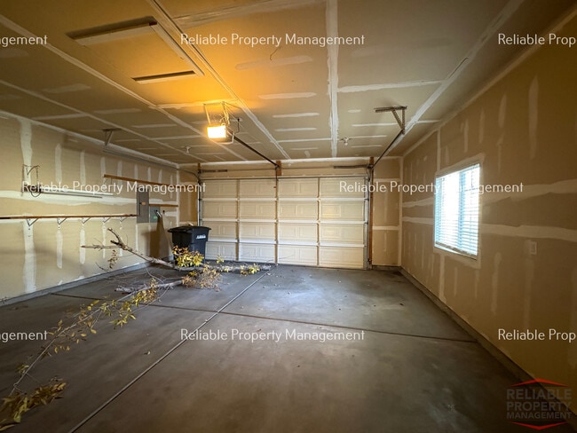 Photo - 1400 Falcon Dr