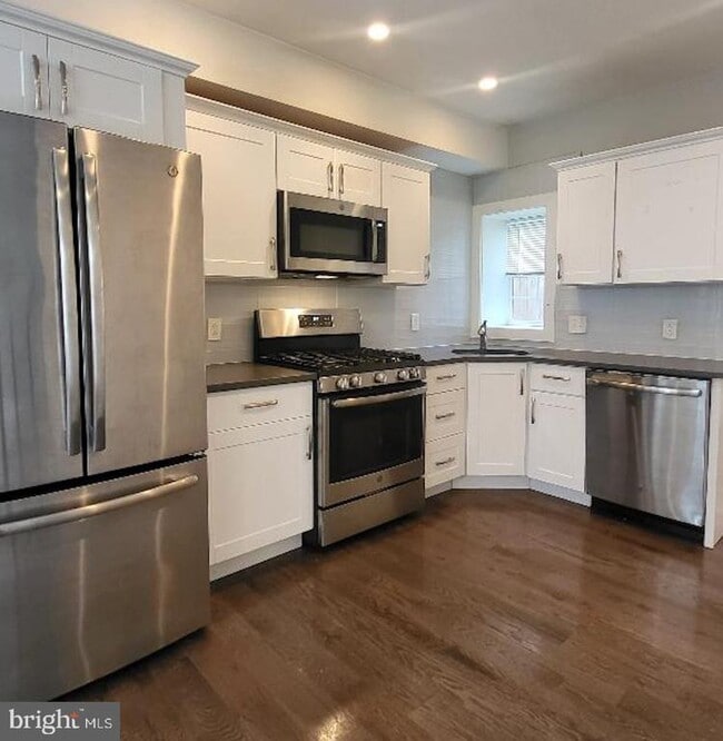 Photo - 1728 N Stillman St