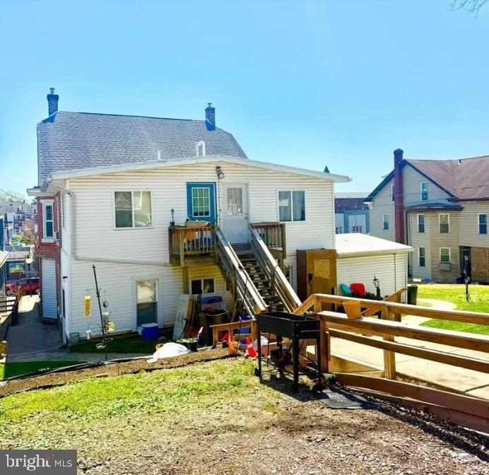 Photo - 327 Main St