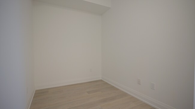 Photo - 20-2420 Soudan Ave