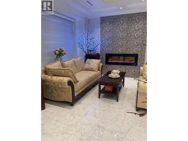 Photo - 3254 E 6th Ave