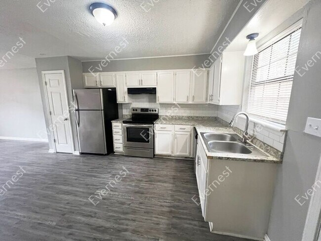 Photo - 1800 Labette Manor Dr Unit 8