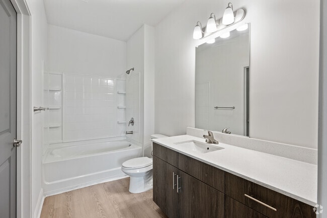 2BR, 2BA - 1,065SF - Primary Bathroom