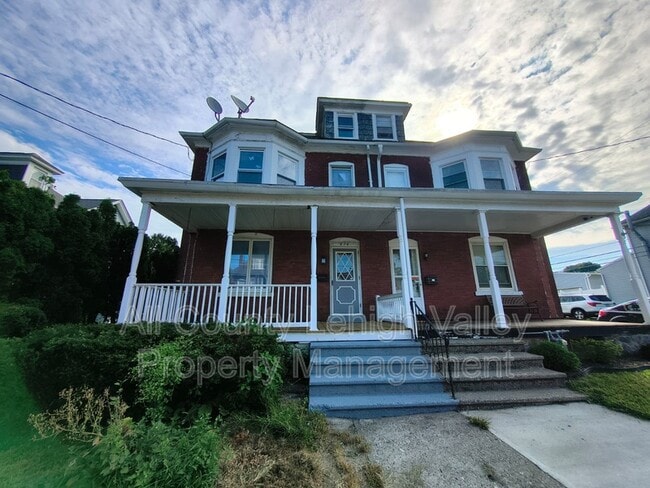 Building Photo - 634 Seitz St