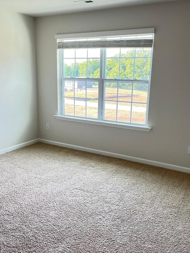 Photo - 1112 Broholmer Ln