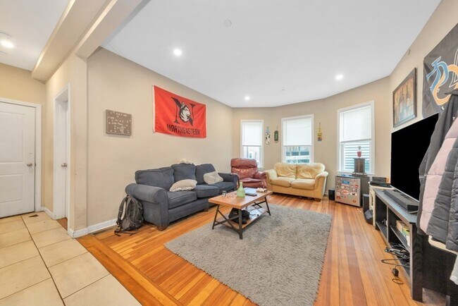 Photo - 228 Calumet St Unit 1