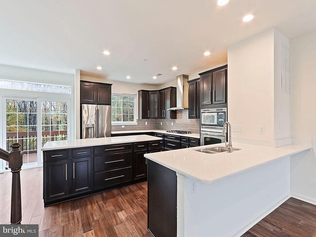 Photo - 523 Chestnut Ct