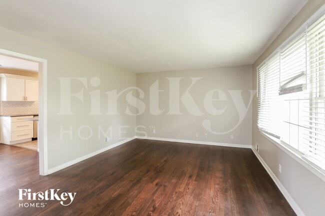 Photo - 8712 Marty Ln