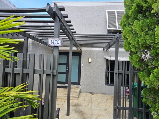 Building Photo - 1470 NW 113th Ave Rental