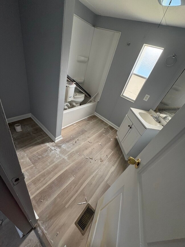 Photo - 7219 Frost Ave