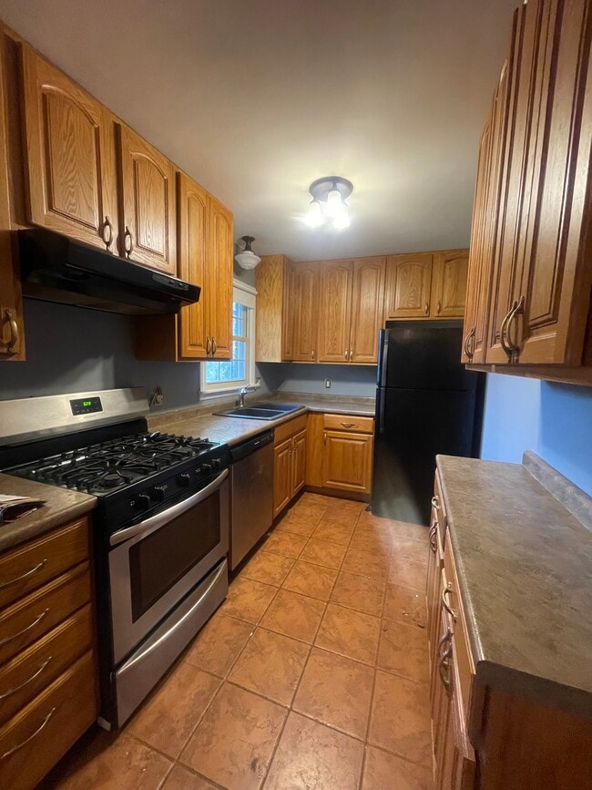 Photo - 1832 Epworth Ln