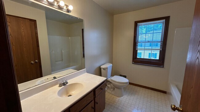 Photo - 4212 Menga Dr Unit 4