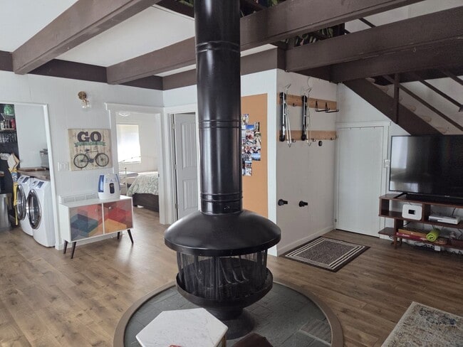 Photo - Quiet furnished cabin for ski lease