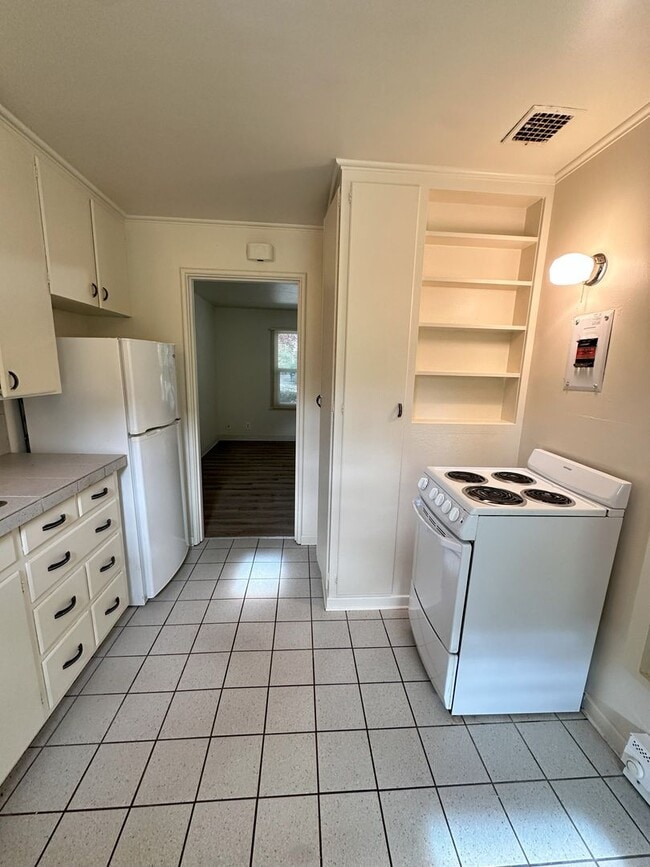 Photo - (PEA 414) 10th & Lawrence ~ 1 Bed/1 Bath Unit 414