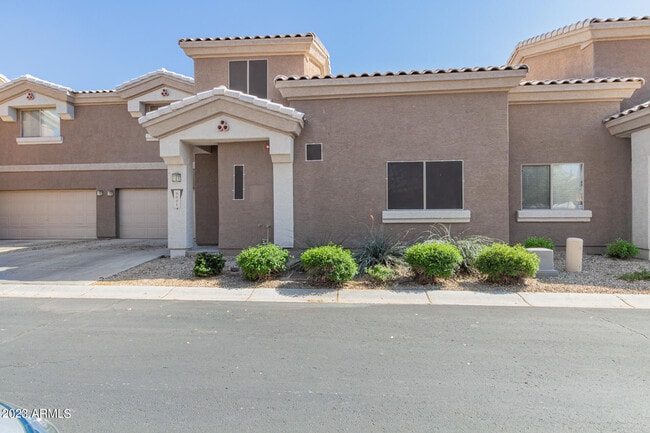 Building Photo - 8001 W Carolina Dr