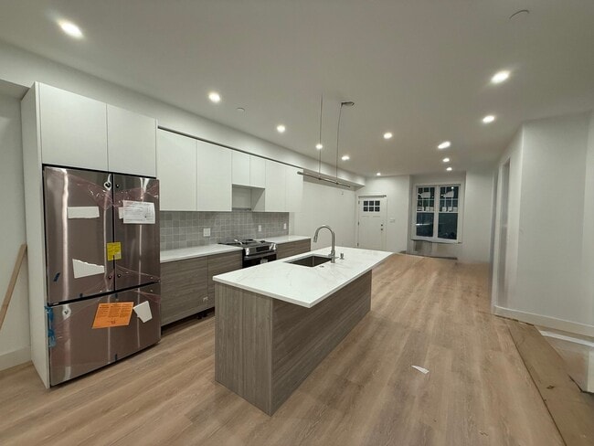 75 Floral St Unidad 1
