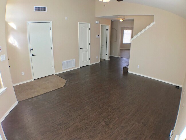 Photo - Mesquite Hills 3bed/2.5bath plus Loft REFR...
