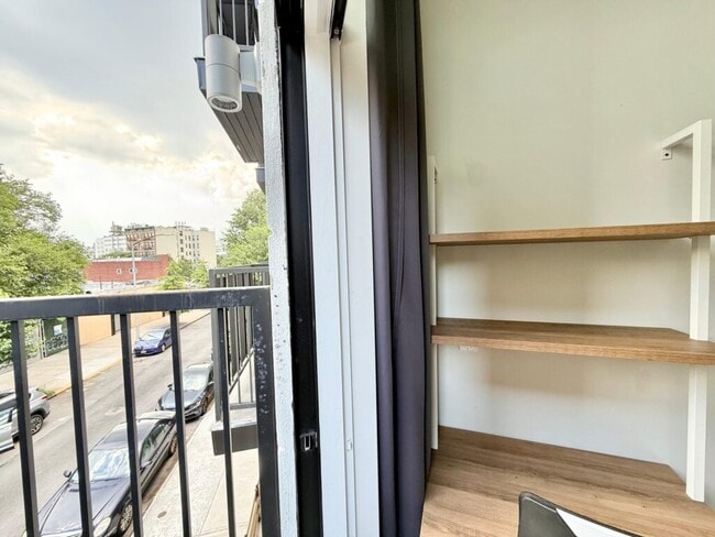 Furnished room/NOT APARTMENT