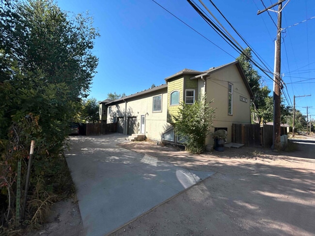 Photo - 913 E Uintah St