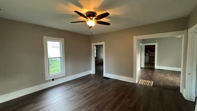 Photo - 1318 W 4th St