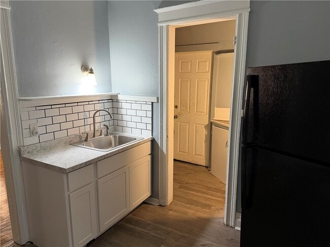 Photo - 161 S Union St