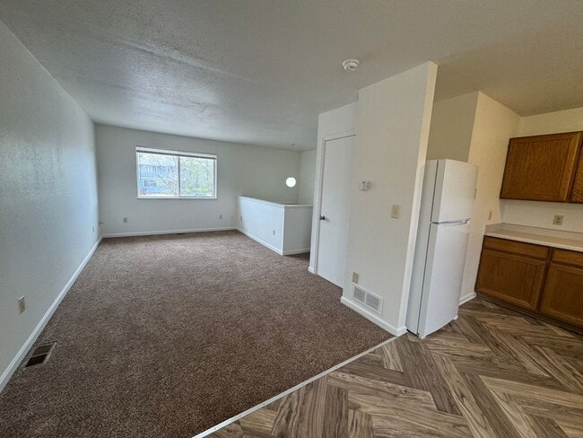 Photo - 397 W 25th St Unidad 397 W. 25th Street
