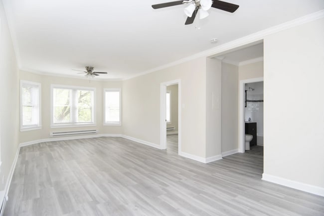 Photo - 655 W Roscoe St Unidad 2