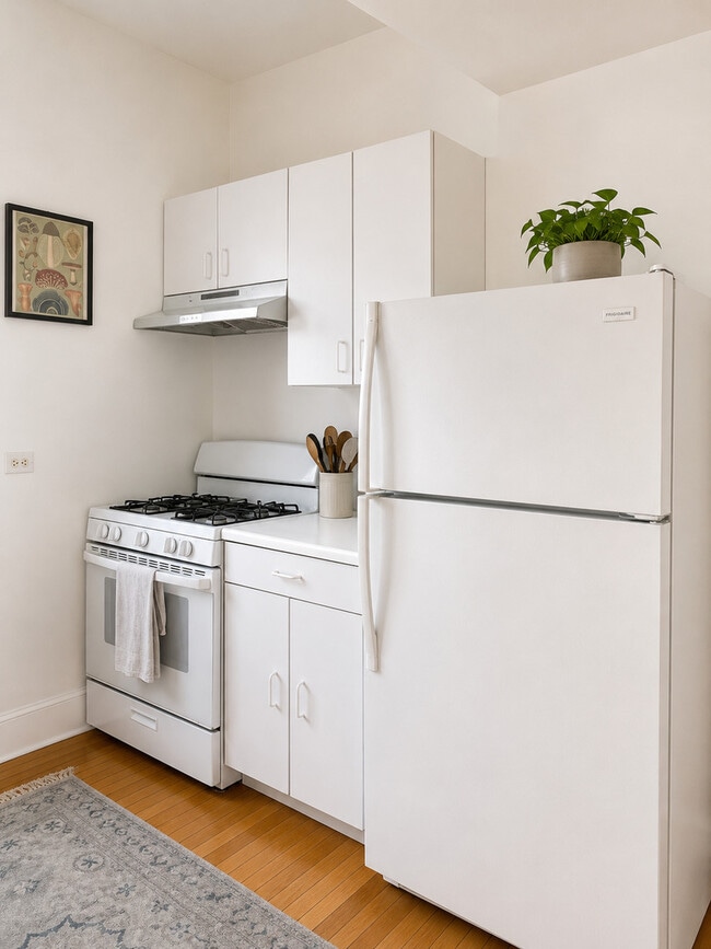Photo - 725 N Throop St Unit 2