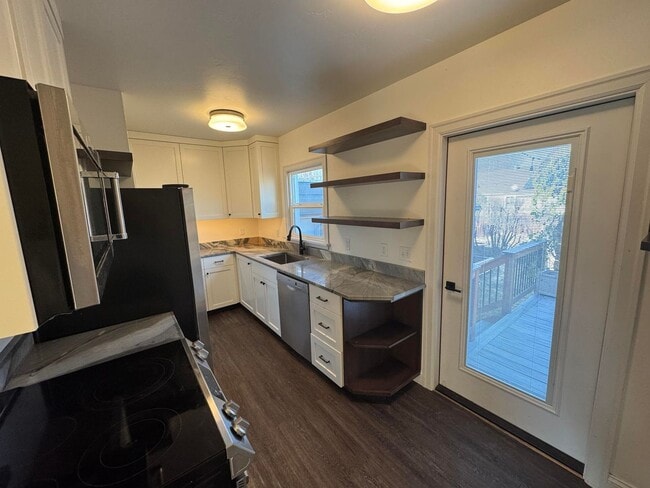 Photo - Charming University District Home - 4 Bedrooms, 2 Bathrooms