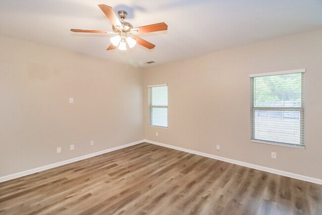 Photo - 3482 Sandstone Trail SE