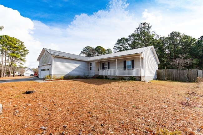 Photo - Great home in Hubert