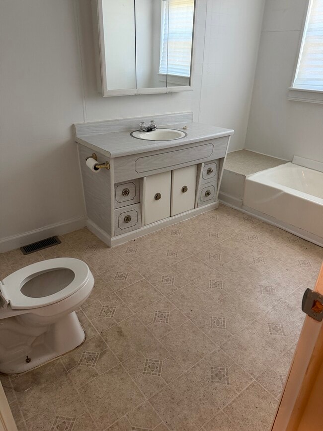 Photo - 601 Orchard St