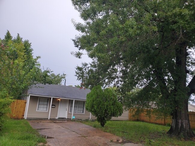 Photo - 5131 Lyndhurst Dr