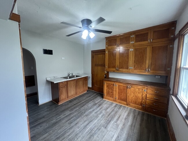 Photo - 3232 N 44th St Unit Upper