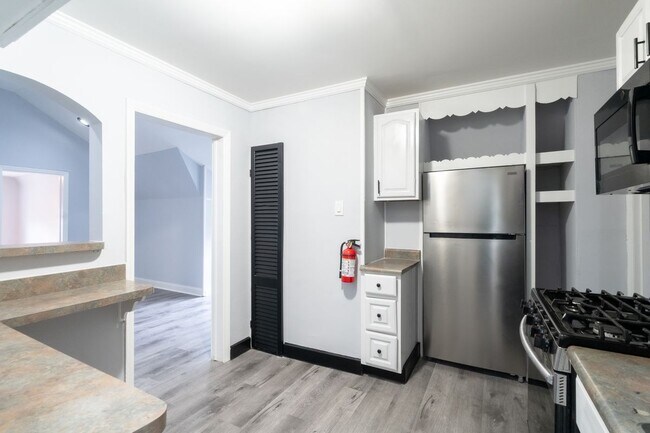 Photo - 105 Shepard Ave Unit Apt 3