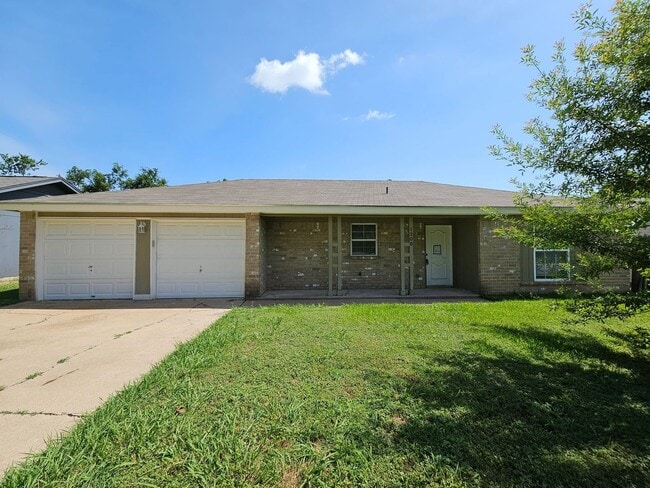 Building Photo - 1208 Preswick Cir