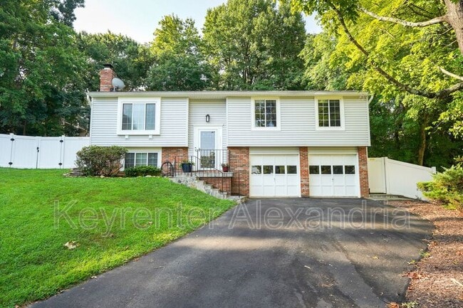 Building Photo - 5901 Beech Tree Dr